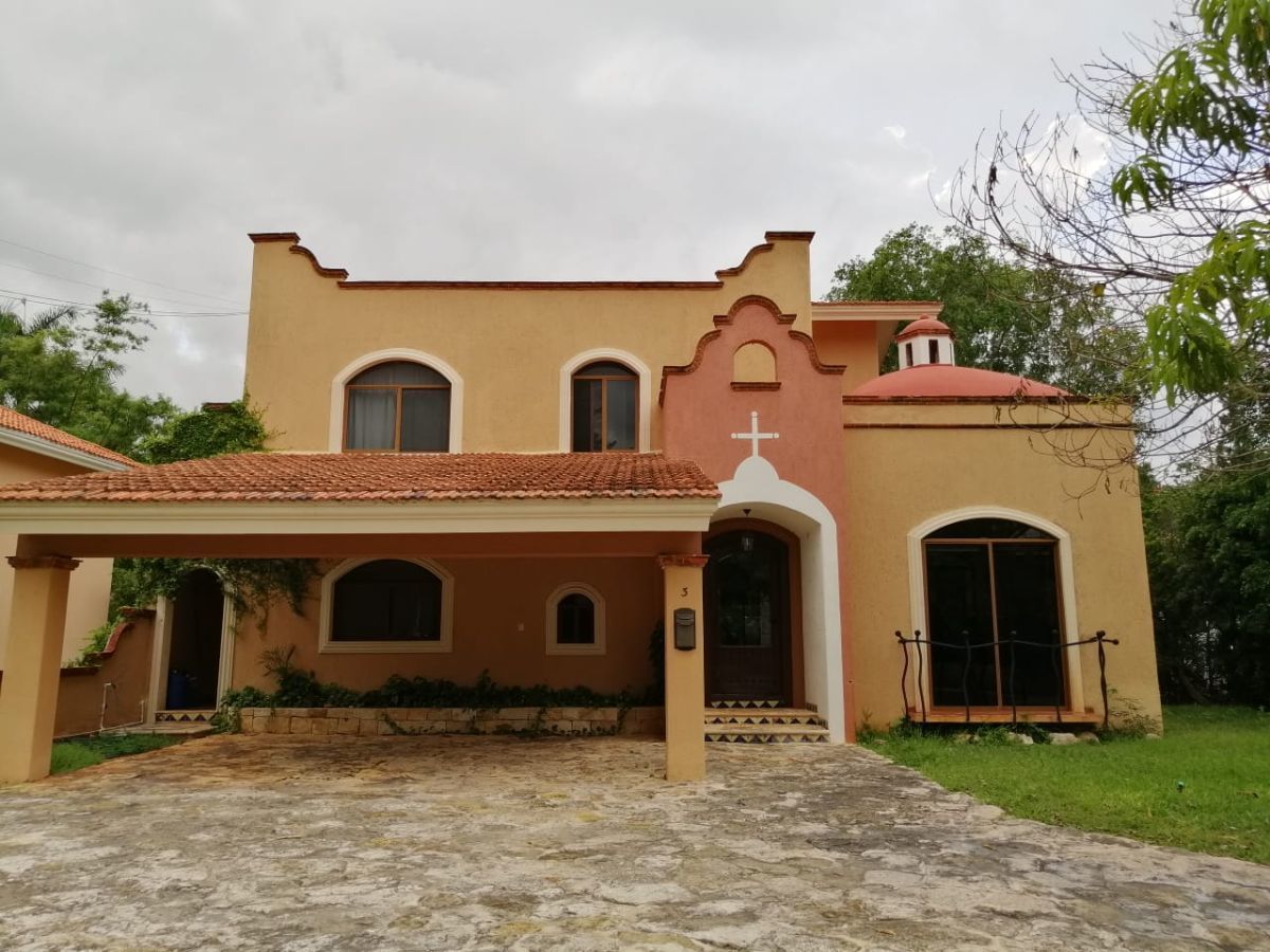 HERMOSA CASA EN RENTA EN MERIDA, CLUB DE GOLF LA CEIBA