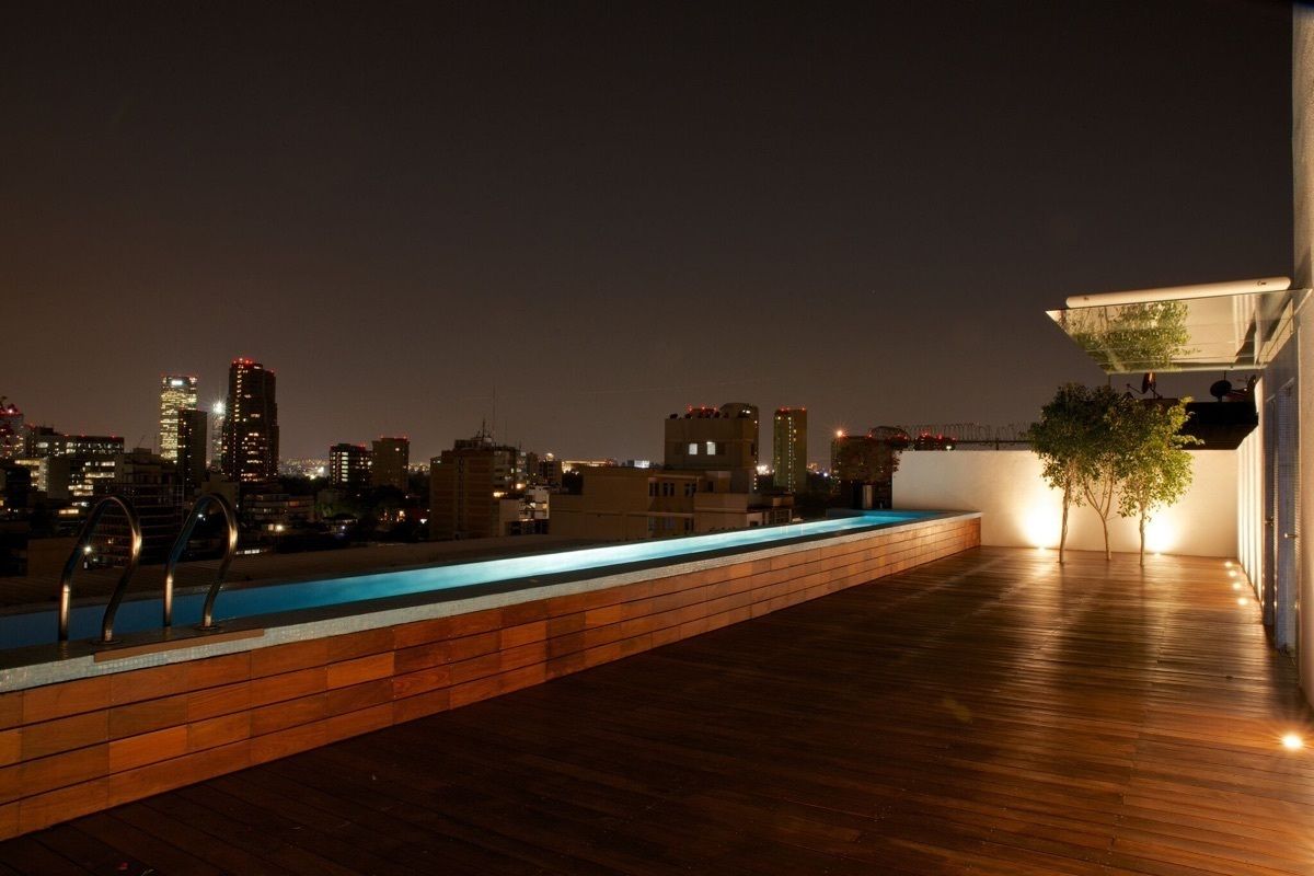 1 de 12: VISTA NOCTURNA carril de nado