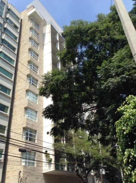 12 de 12: FACHADA