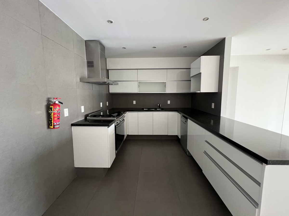 5 de 22: COCINA EQUIPADA