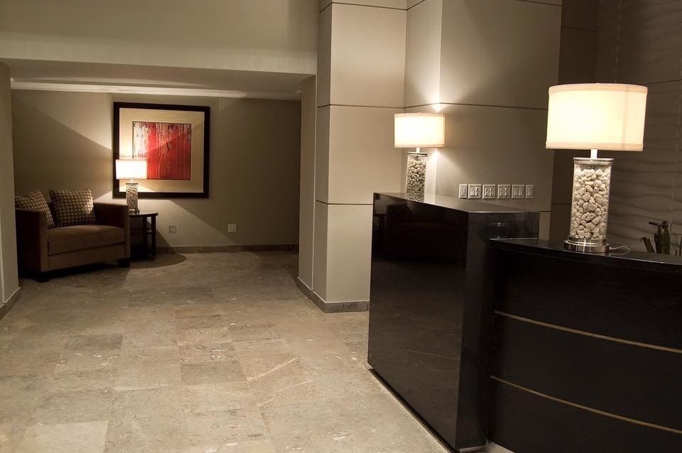 4 of 16: Lobby recepción