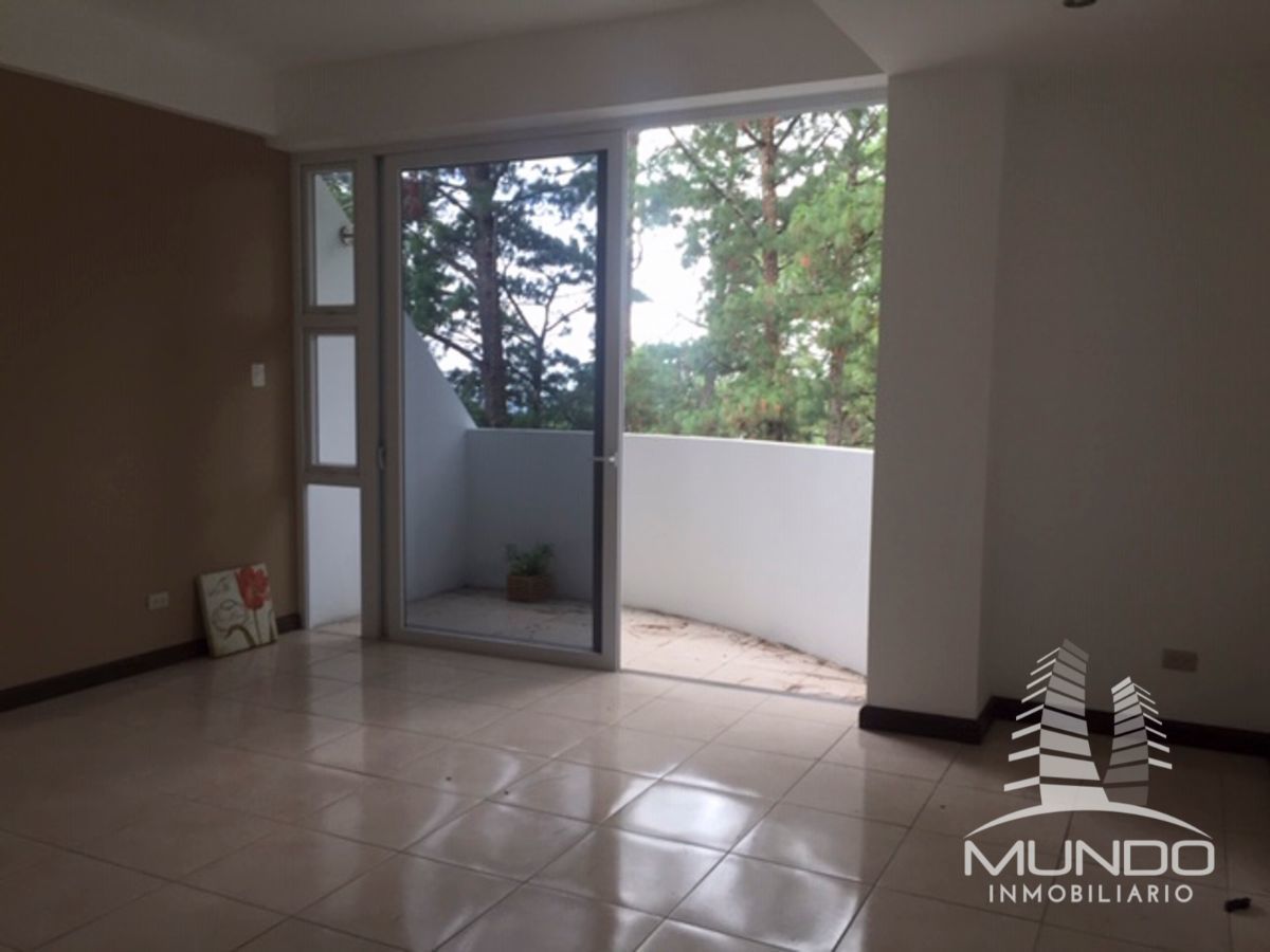 12 de 13: Amplio Balcón