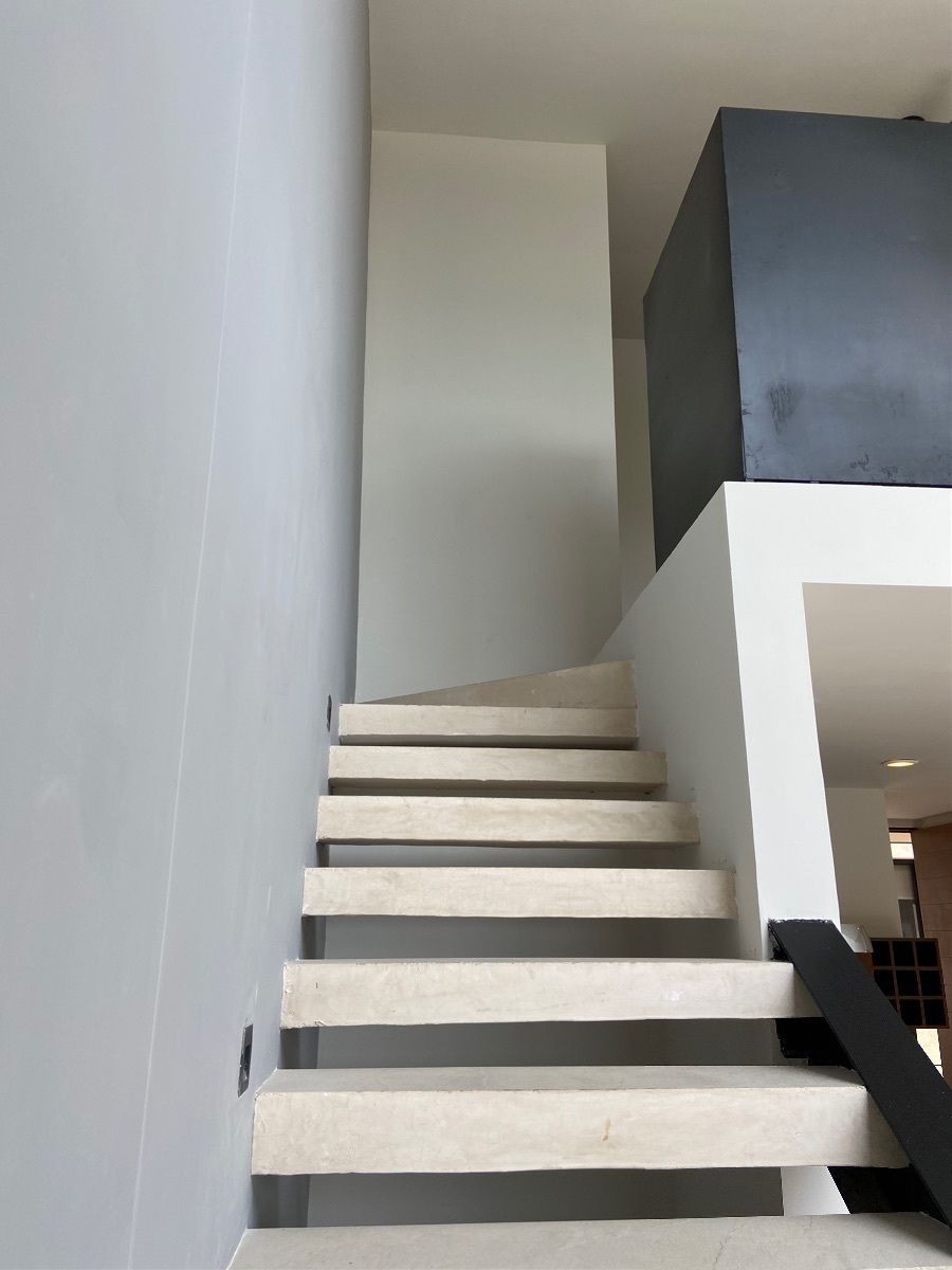 8 de 21: Escalera hacia la recámara