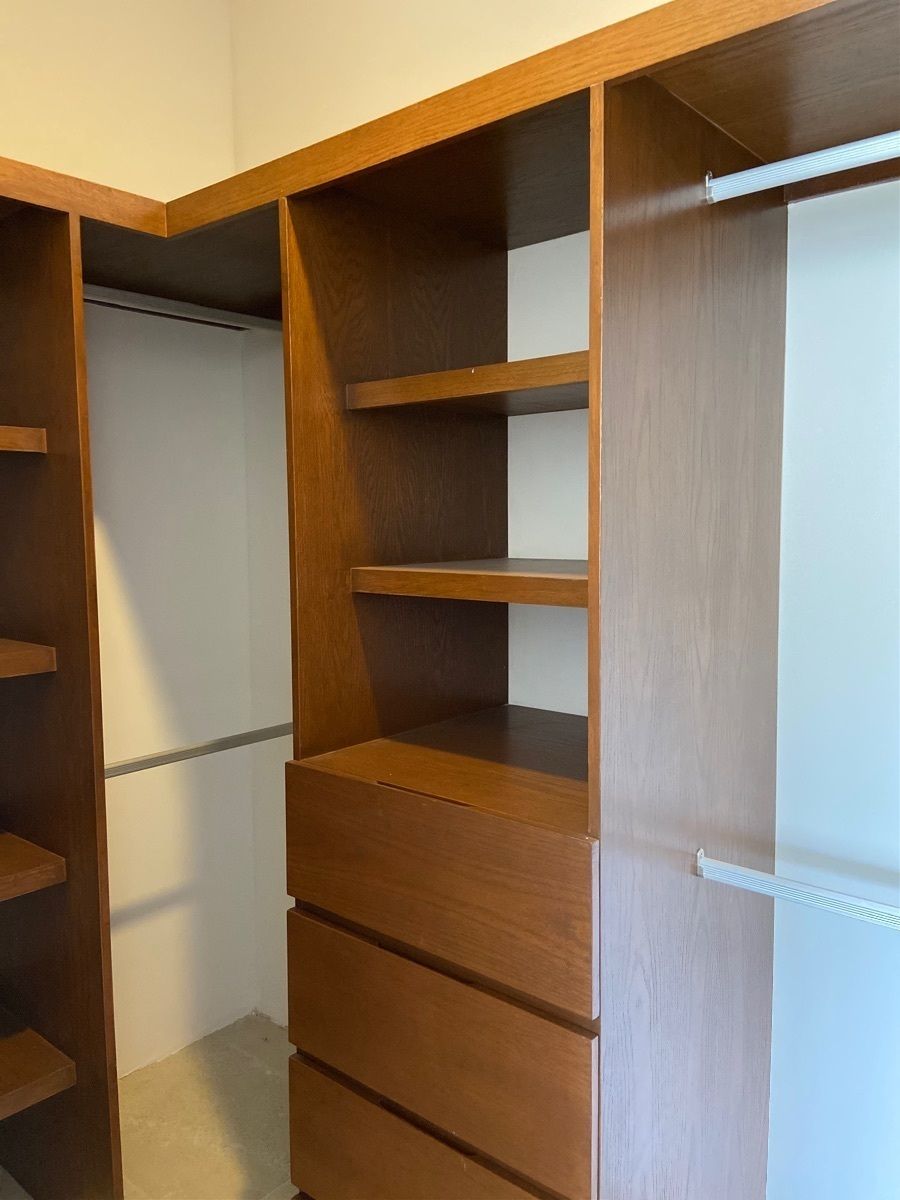 13 de 21: Closet vestidor