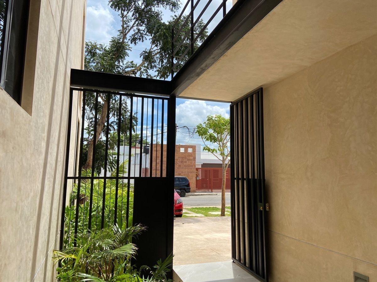 18 de 21: Entrada al complejo