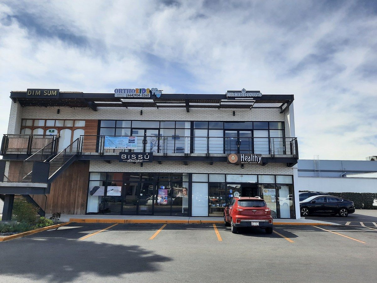 Local en Renta Frente a UABC Otay | Alto Flujo Comercial, foto 1 de 22