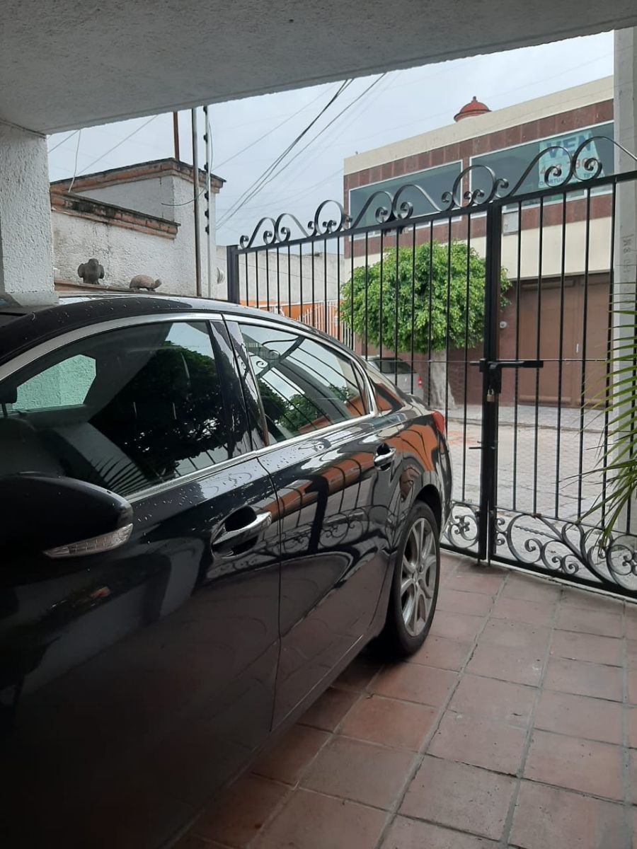 9 de 12: Estacionamiento techado