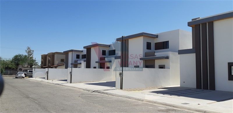 1 de 21: Las 4 casas construidas