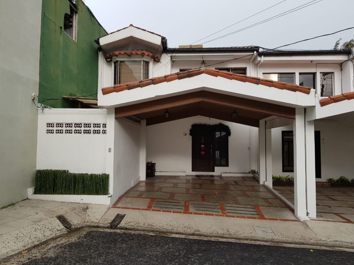 CASA EN RESIDENCIAL LAS ALQUERÍAS COLONIA ESCALÓN EasyBroker