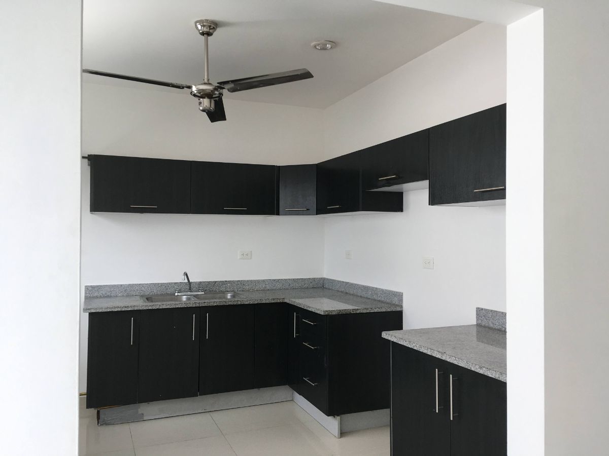 7 de 24: Cocina con ventilador