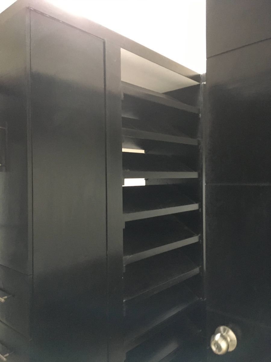 14 de 24: Vestidor 1