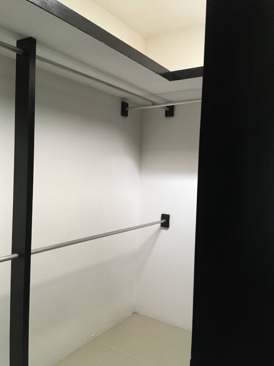 16 de 24: Vestidor 1