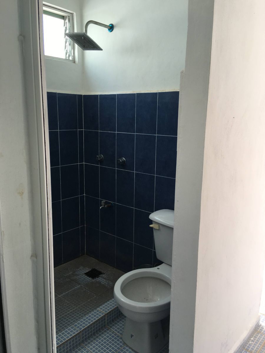 23 de 24: Baño compelto para Alberca