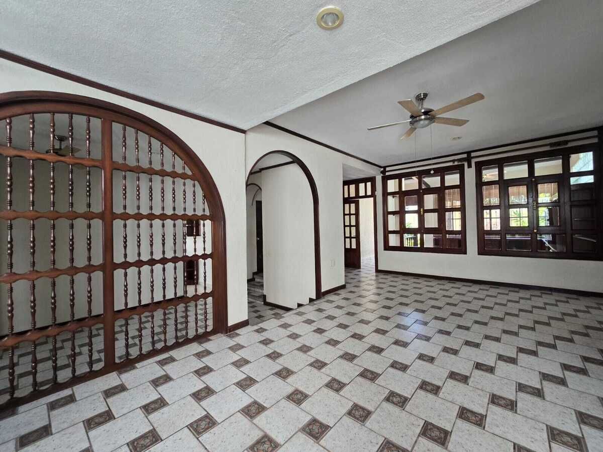 8 de 45: SALA COMEDOR