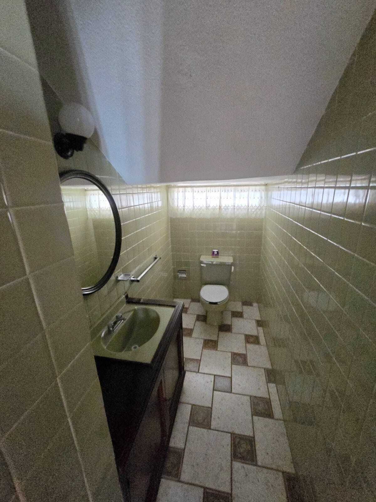 25 de 45: MEDIO BAÑO