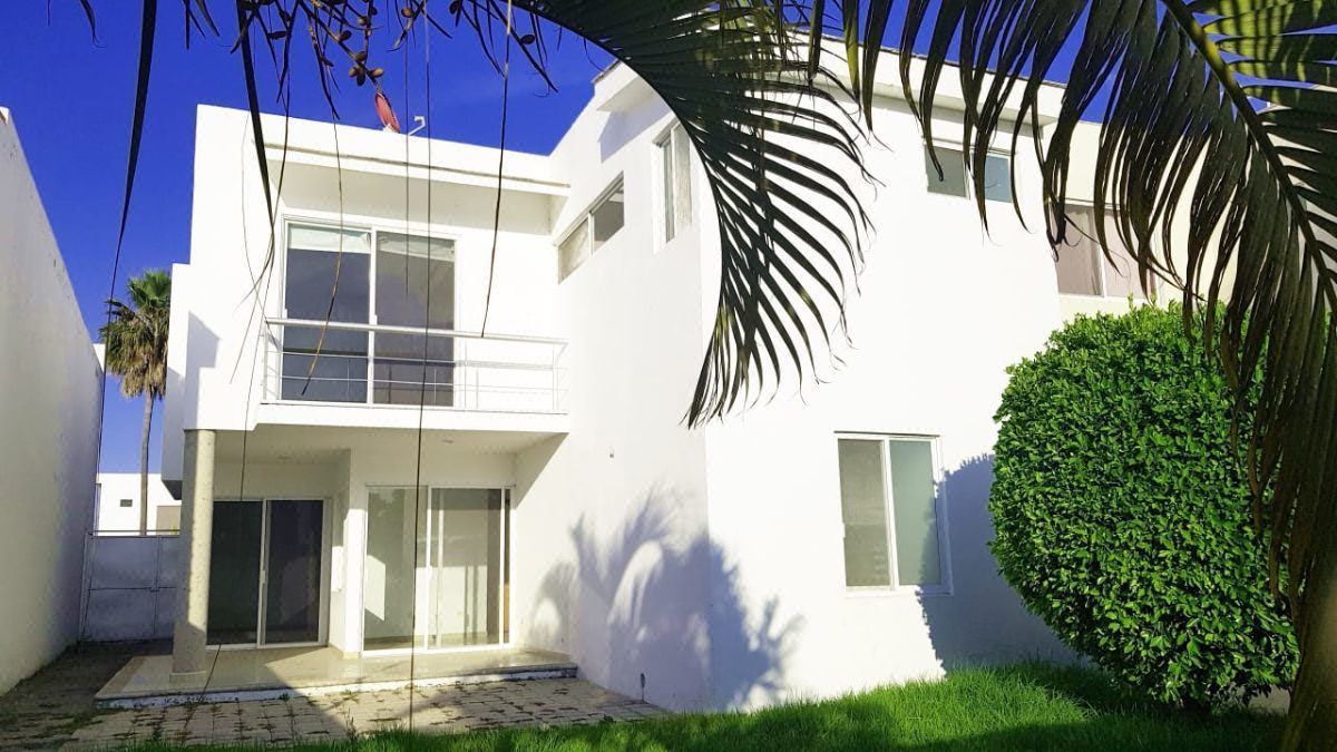 Venta casa p/inversionista. Cumbres Lago Juriquilla Qro. 3 rec c/baño, cto serv