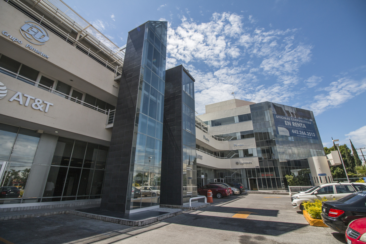 7 de 8: Zona corporativa