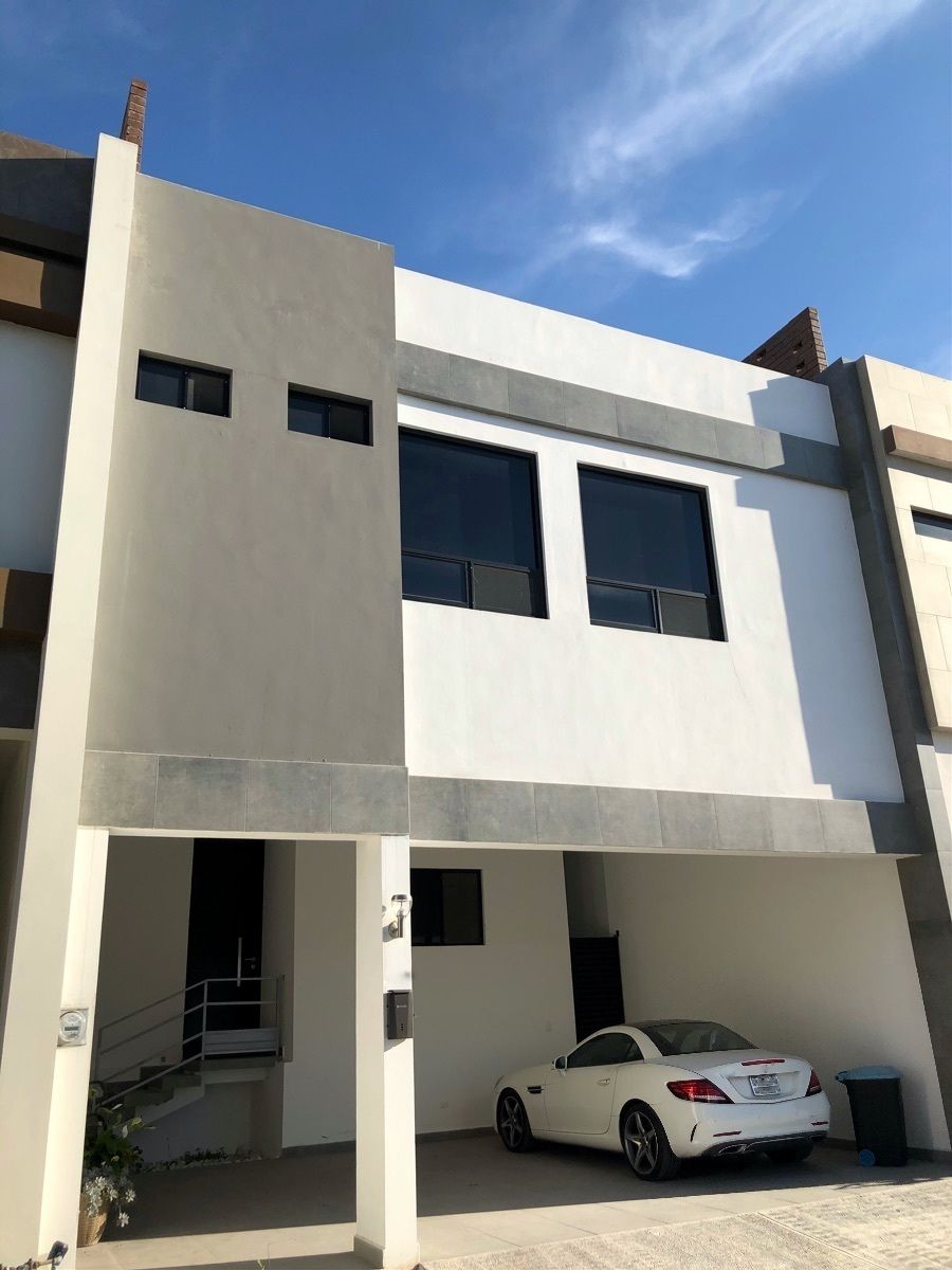 CASA EN VENTA EN CUMBRES ELITE PREMIER