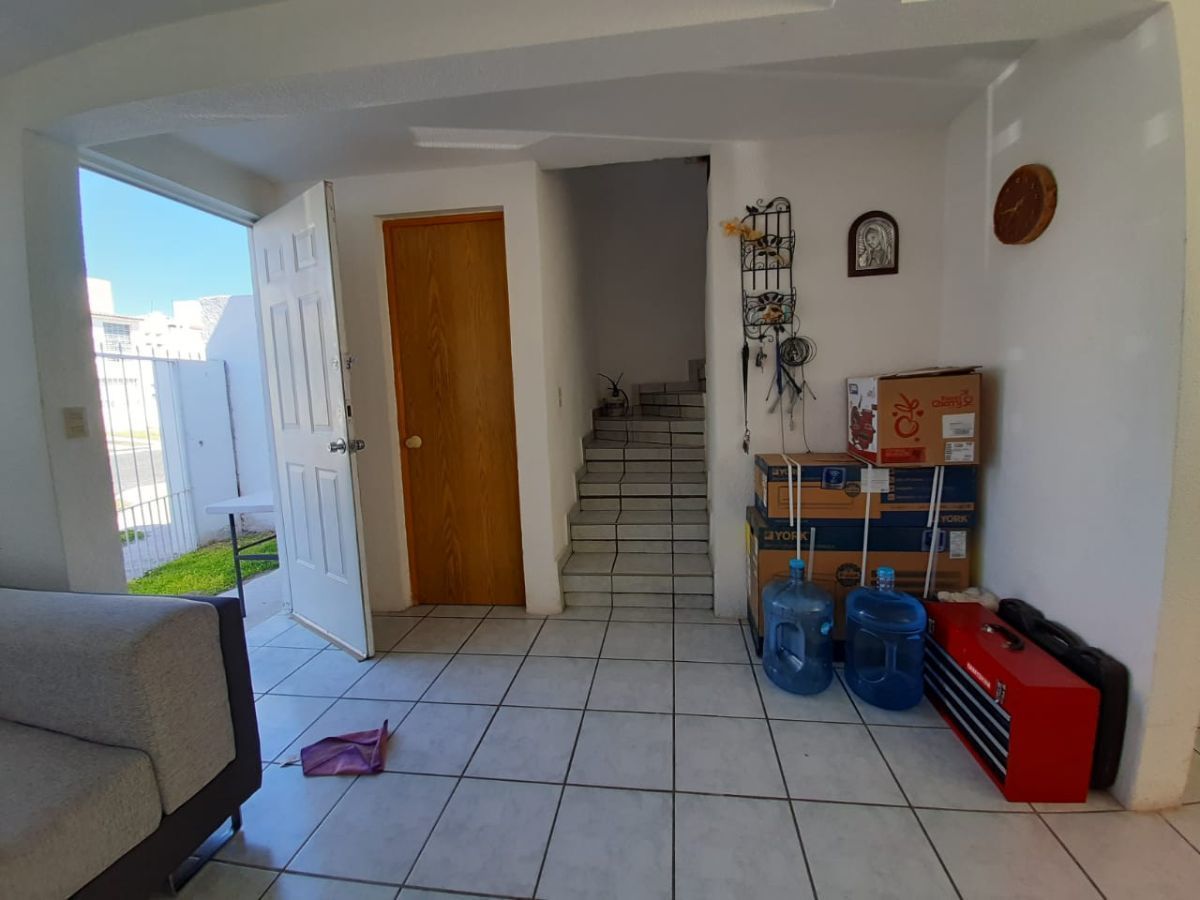 4 de 8: Medio  baño de visitas