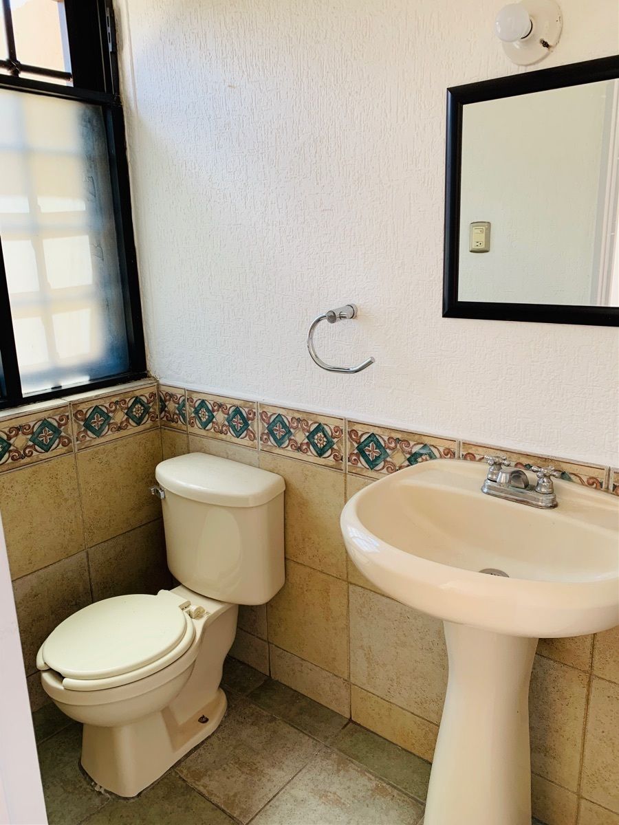 9 de 28: Baño planta baja