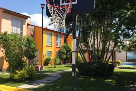 SAL DE LA CDMX, CASA EN MORELOS SE ACEPTA INFONAVIT Y BANCARIOS, CON ALBERCA
