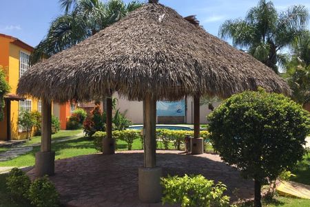 SAL DE LA CDMX, CASA EN MORELOS SE ACEPTA INFONAVIT Y BANCARIOS, CON ALBERCA