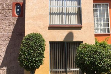 SAL DE LA CDMX, CASA EN MORELOS SE ACEPTA INFONAVIT Y BANCARIOS, CON ALBERCA