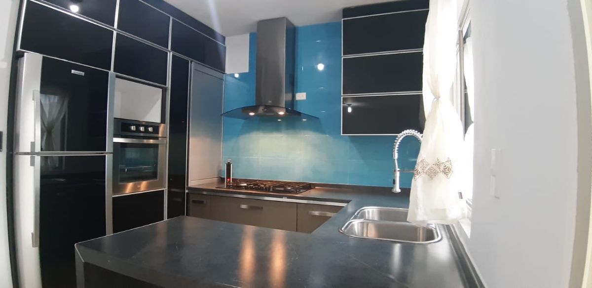 2 de 22: COCINA INTEGRAL EQUIPADA