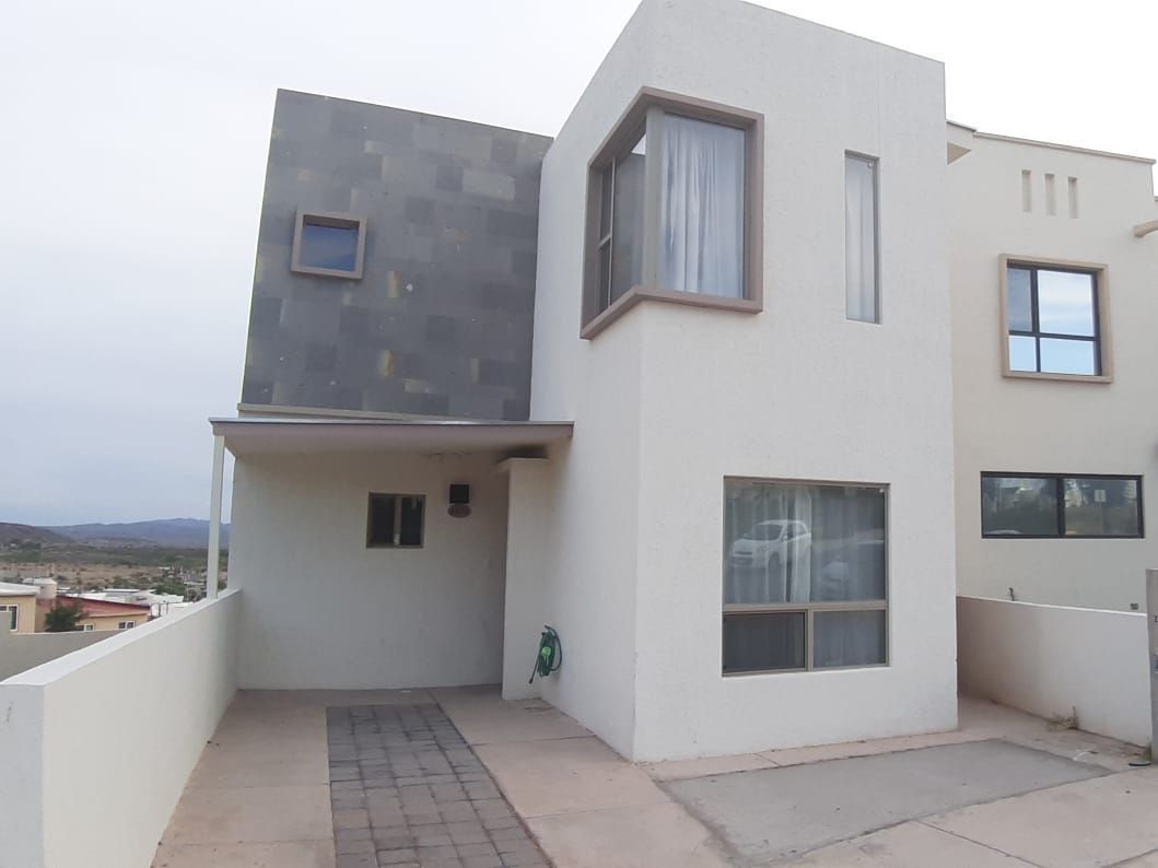 1 de 22: FRENTE DE LA CASA LORETO