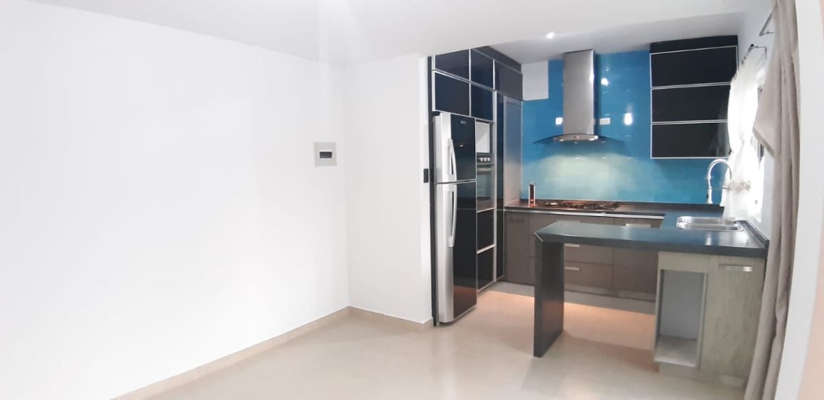 3 de 22: COCINA INTEGRAL CON COMEDOR