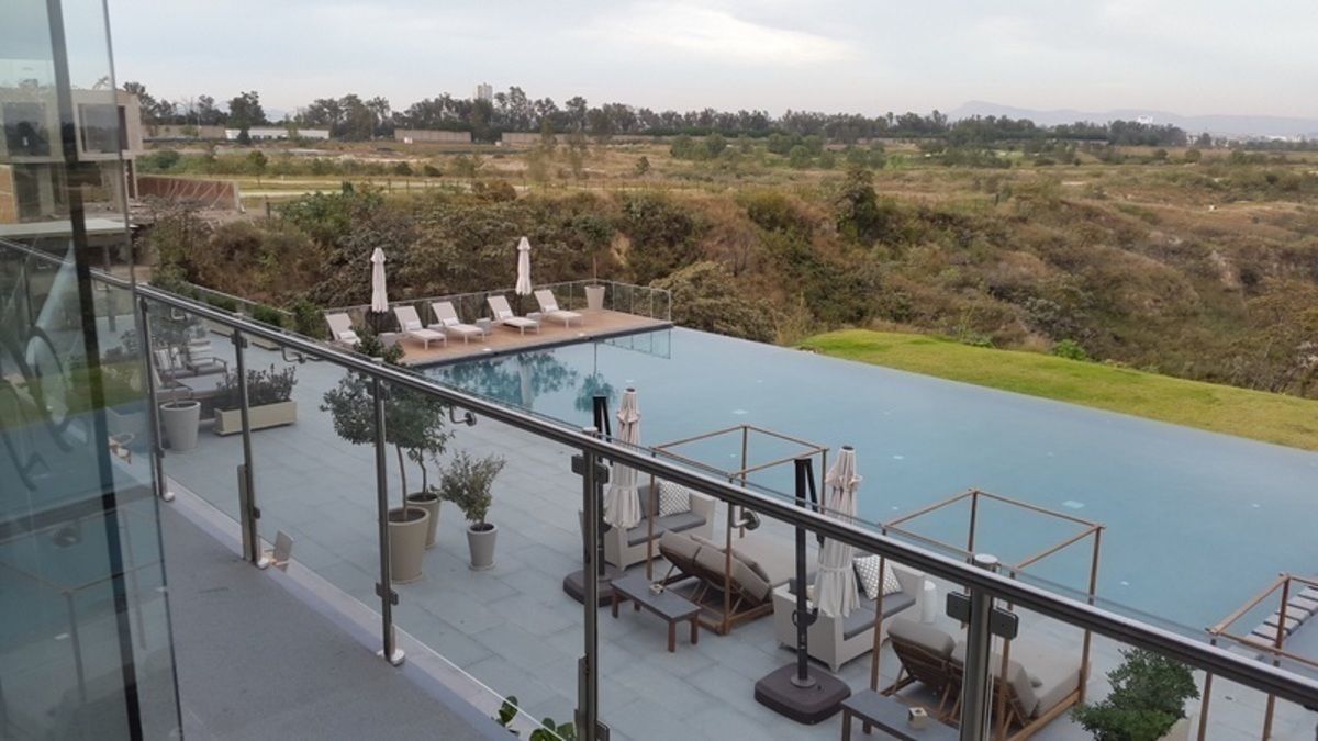 27 de 34: Alberca con vistas