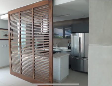 4 of 36: cocina integral con biombo movible