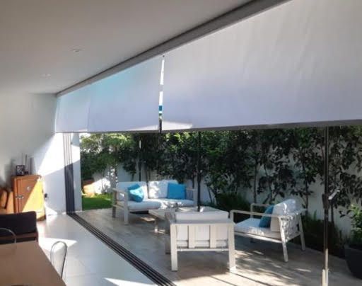 13 of 36: terraza y jardín