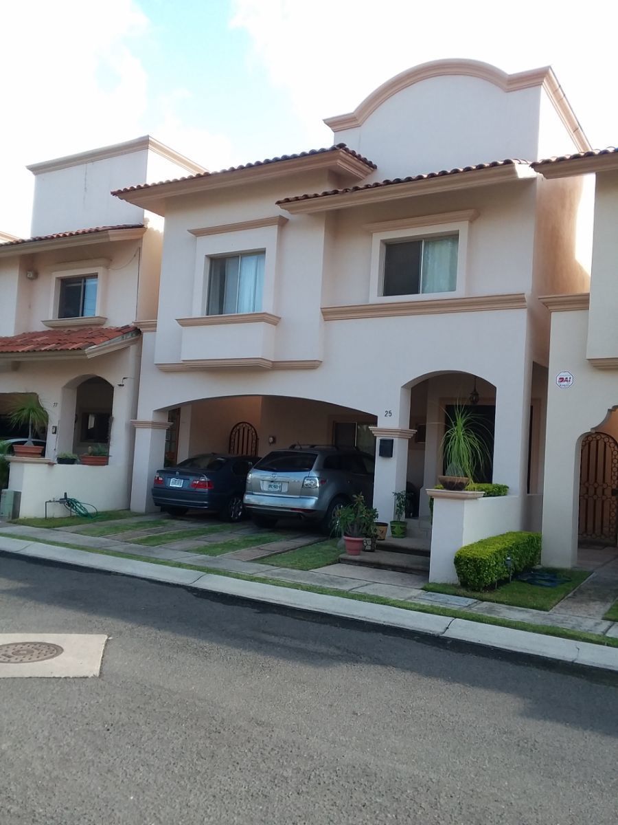 Casa en venta Club Residencial Villa California | EasyBroker