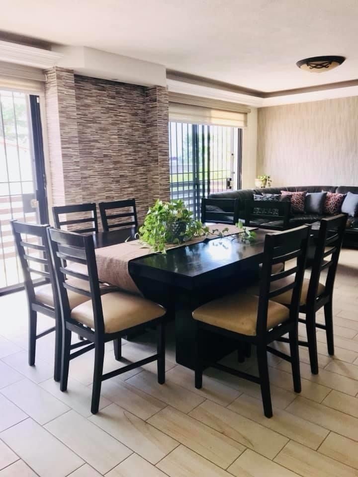 4 de 13: ÁREA DE COMEDOR CON BUFETERA