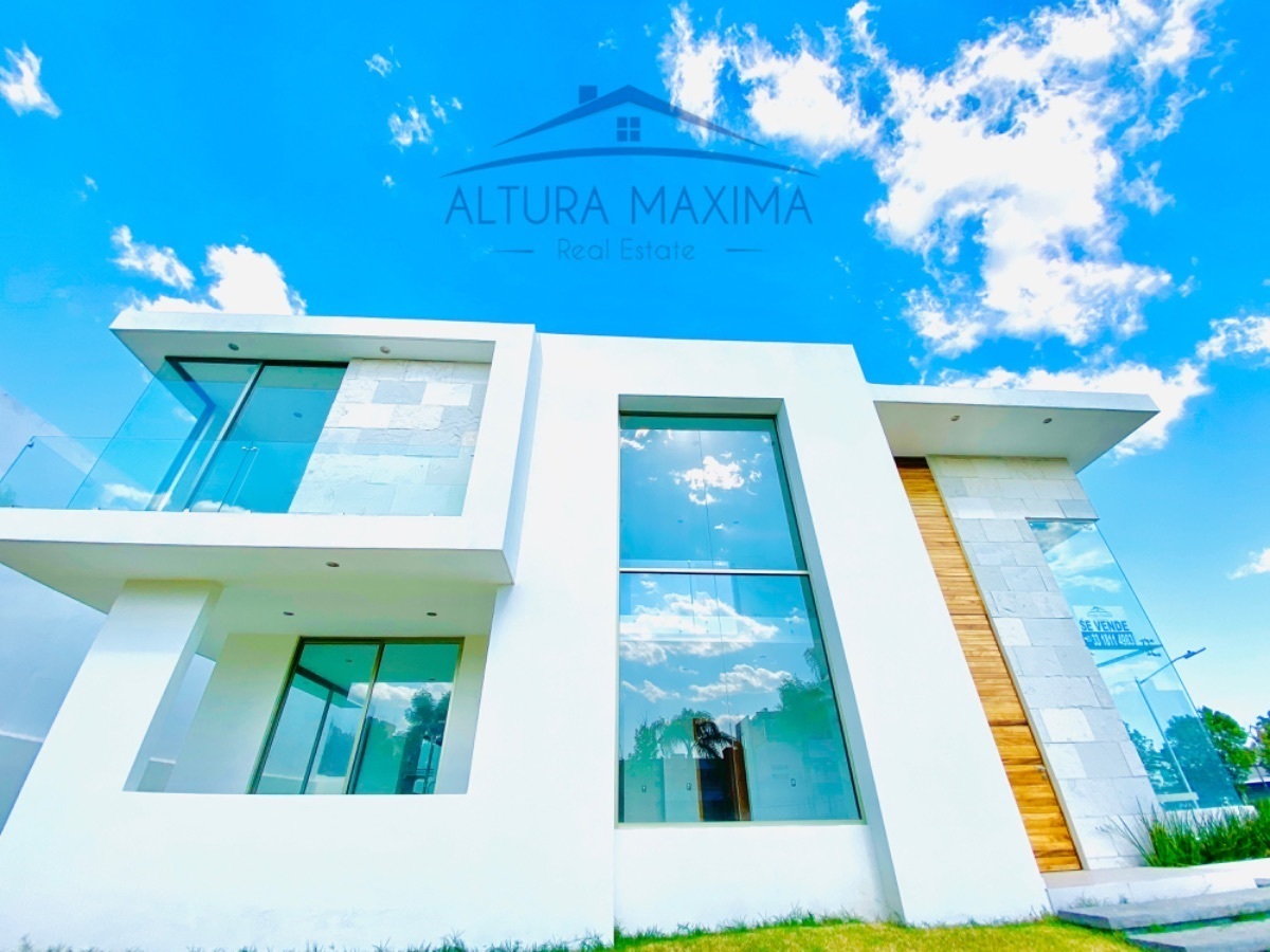 2 de 12: Altura Maxima Real Estate
Propiedades en Venta Zapopan