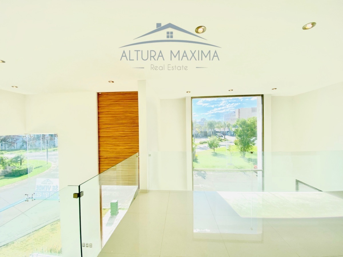 9 de 12: Altura Maxima Real Estate
Propiedades en Venta Zapopan