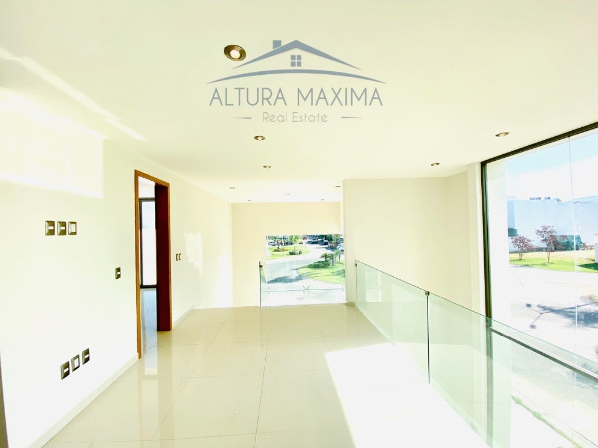 11 de 12: Altura Maxima Real Estate
Propiedades en Venta Zapopan