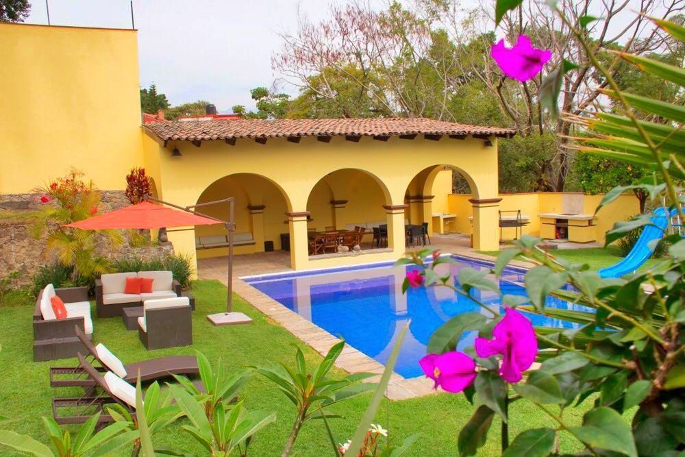 Hermosa Casa con alberca y amplio jardín, Cuernavaca Morelos | EasyBroker