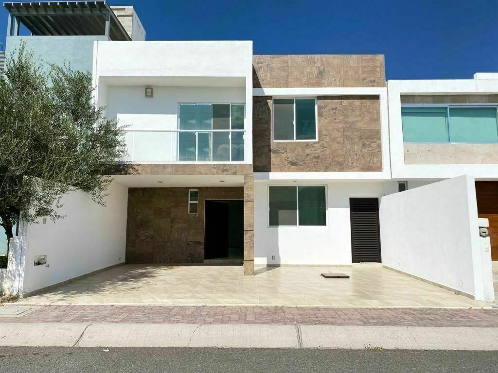 Hermosa casa en venta La Condesa Juriquilla
