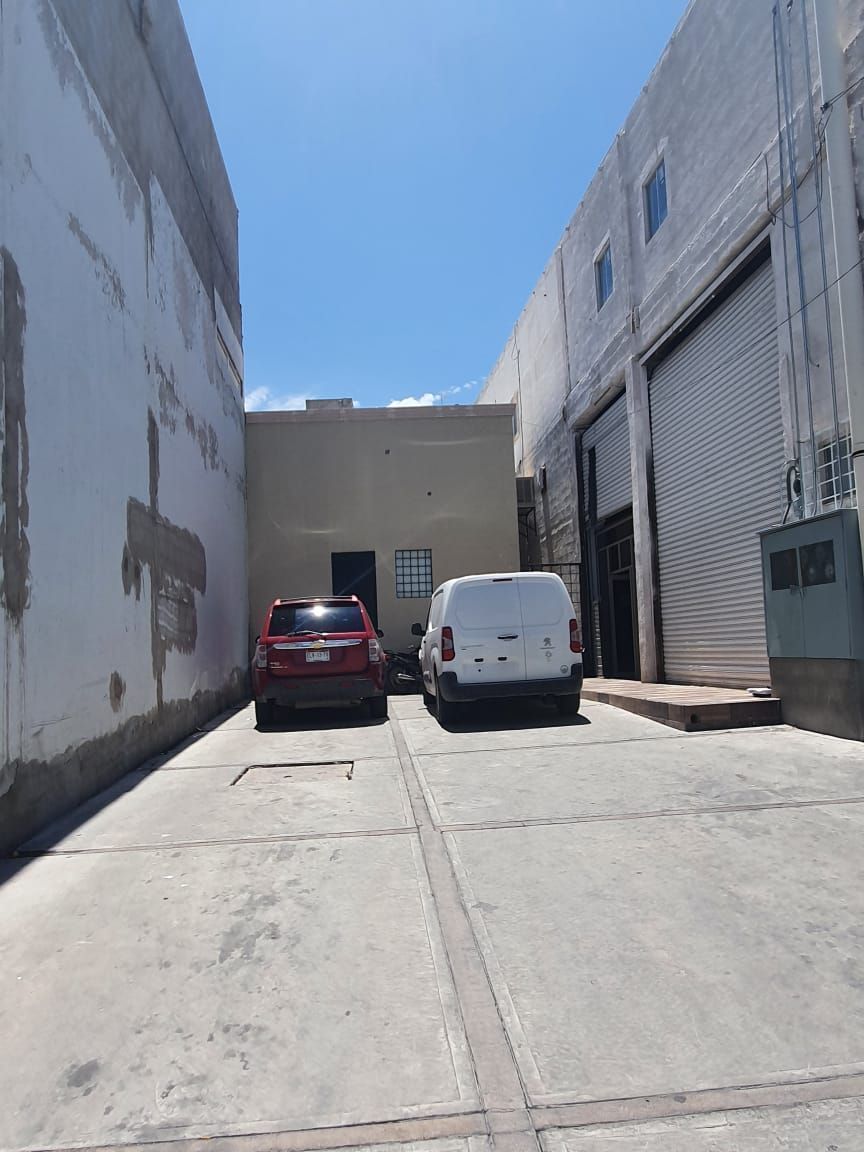 2 de 8: Acceso trasero