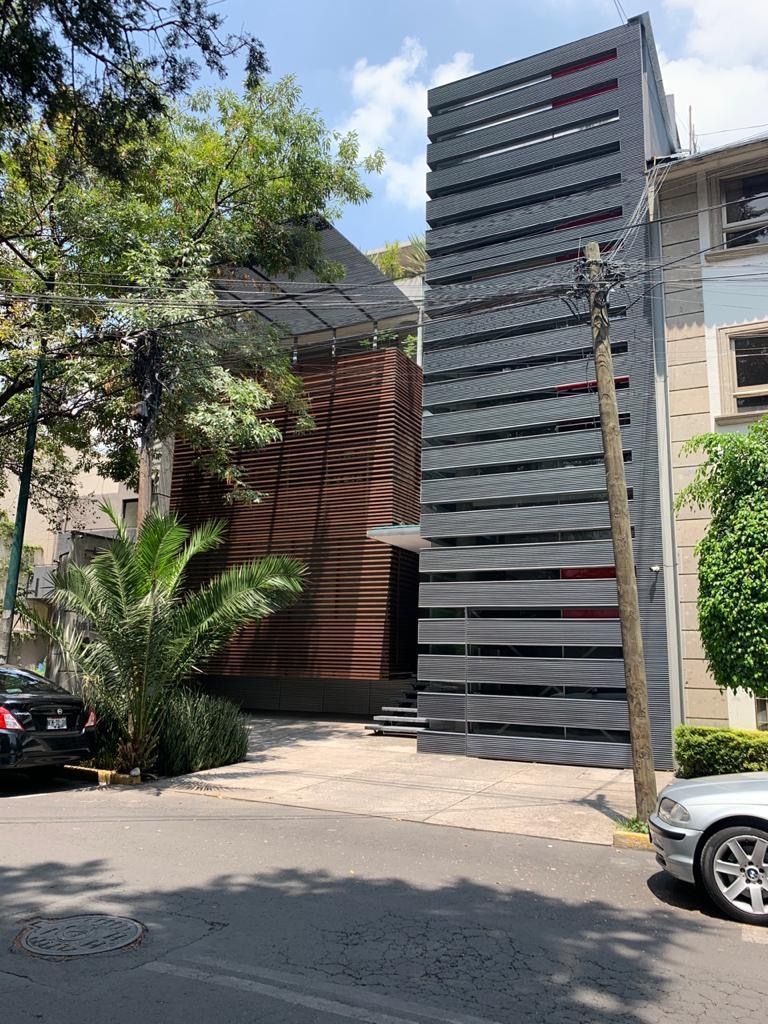 3 de 14: FACHADA