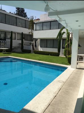 HERMOSA CASA CON ALBERCA EN JARDINES DE SAN MATEO NAUCALPAN