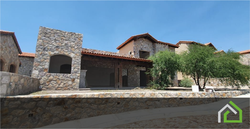 Casa Clouster Hacienda La Presita LUXURY OUTDOOR LIVING Con Jardin Frontal