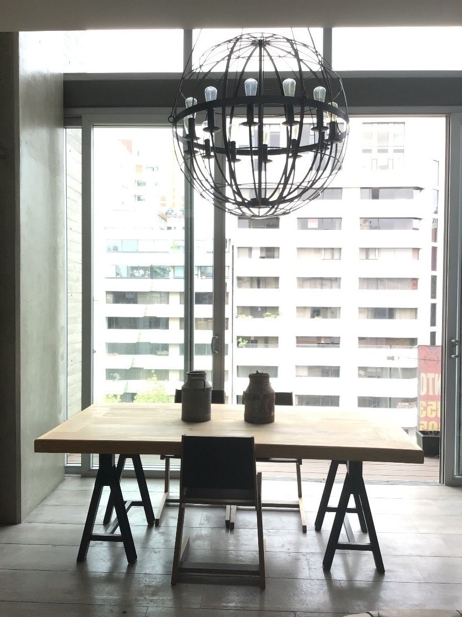 Comedor, ventanal y balcón PB