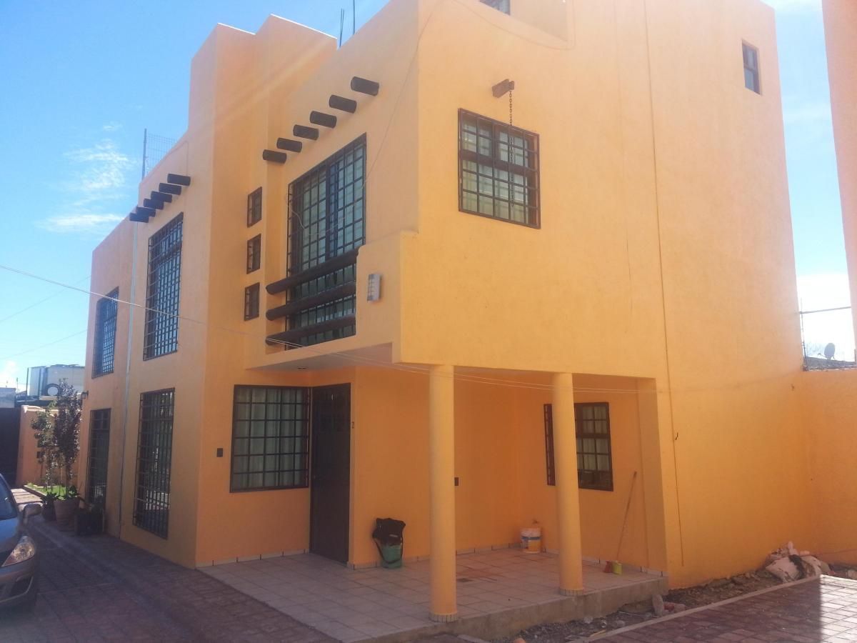Casa en condominio · 171m · 3 Recámaras · 2 Estacionamientos