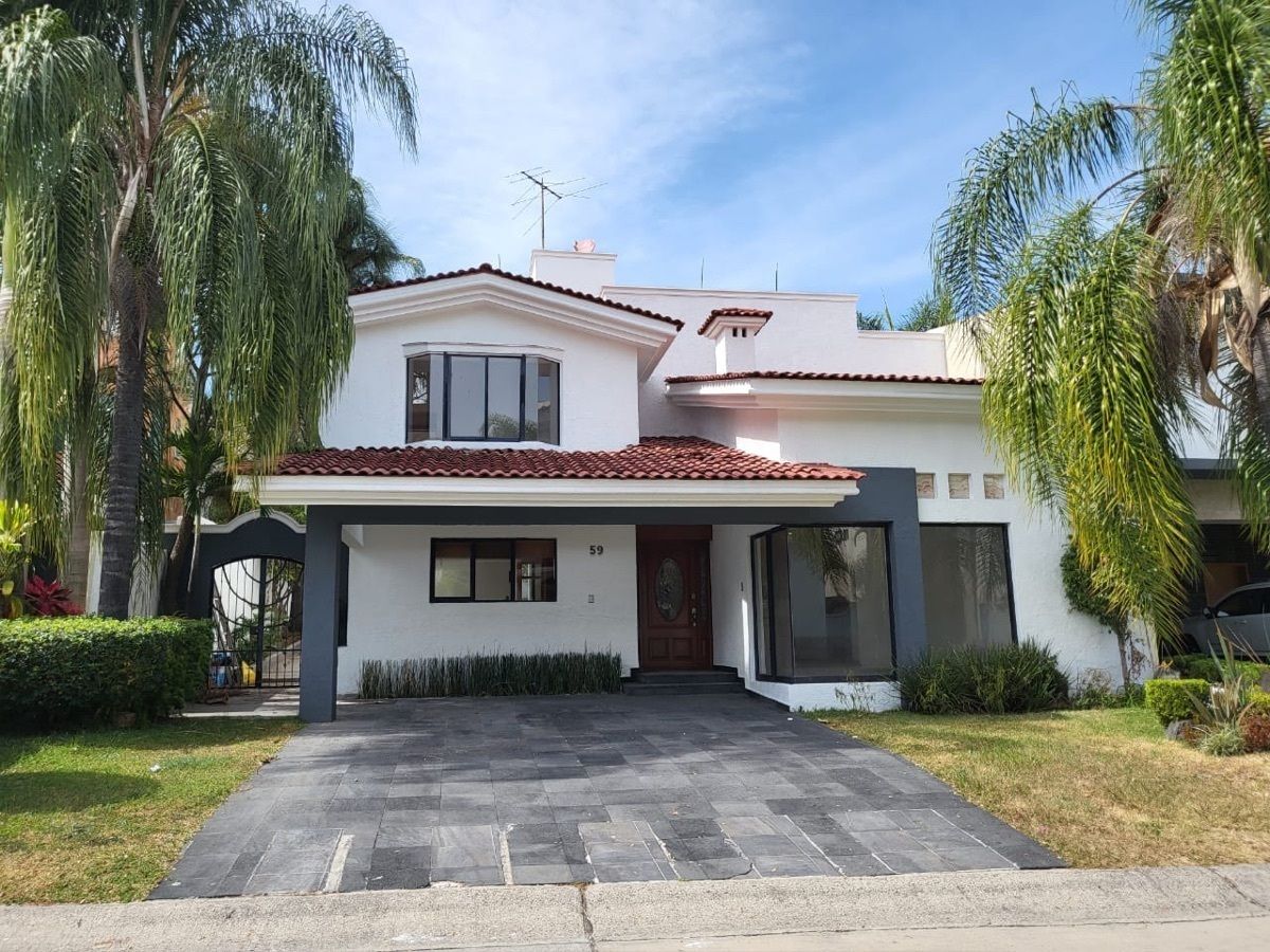 CASA EN VENTA EN PUERTA DE HIERRO