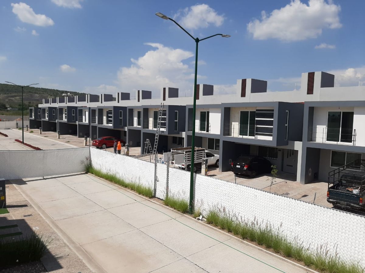 Venta de casa en Irapuato zona norte Lantana Residencial