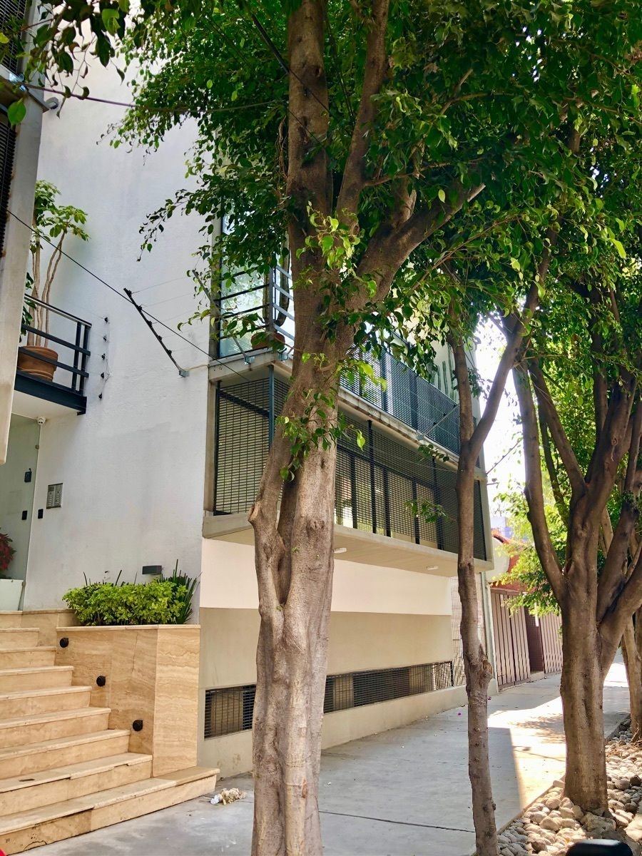 1 de 38: Fachada exterior del edificio