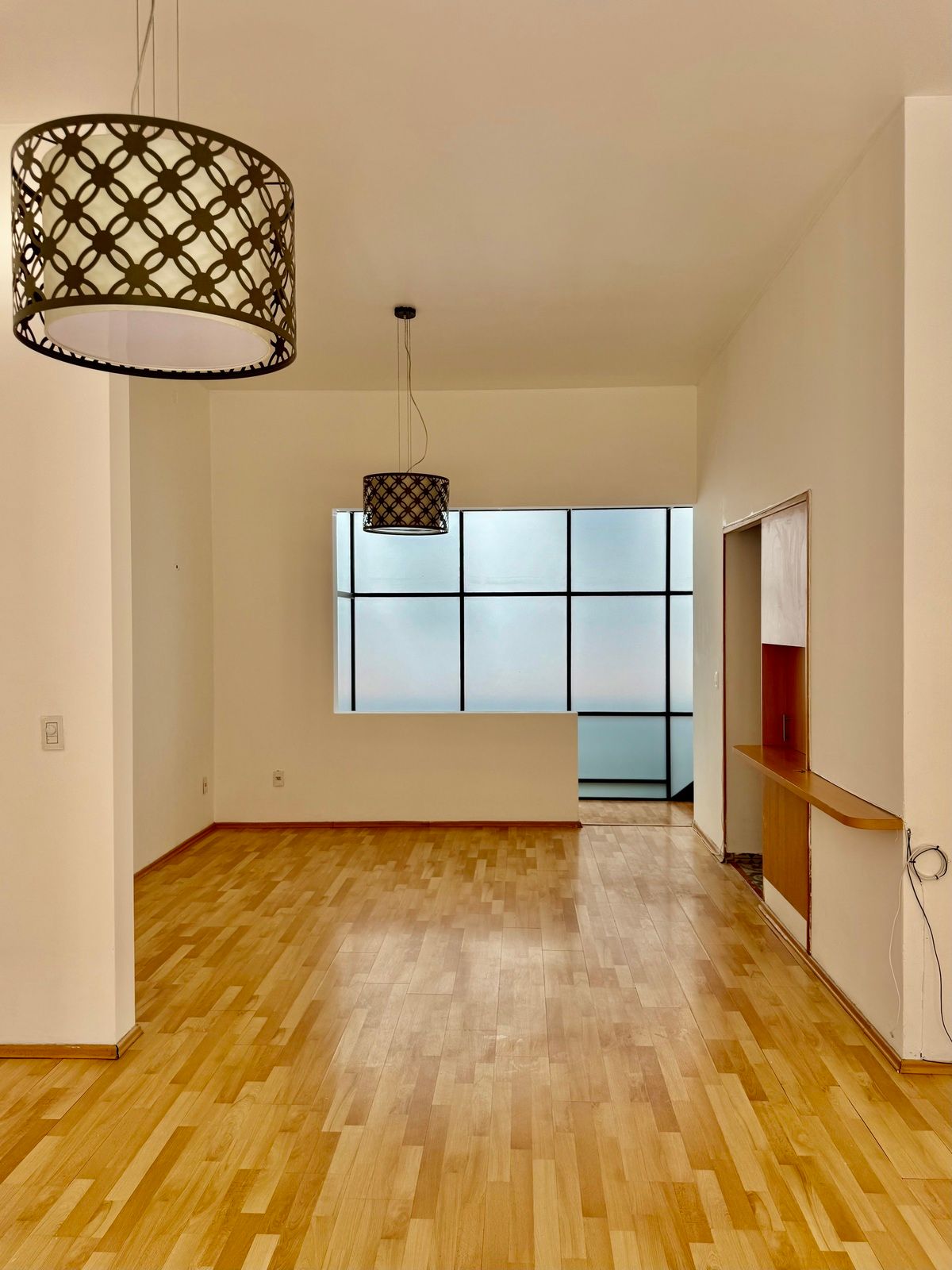 8 de 38: Entrada principal del departamento desde sala comedor